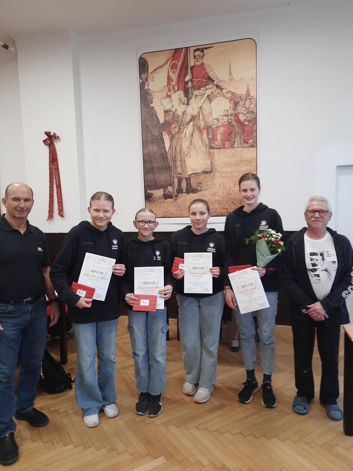 Ocenění pro naše vítězky BMV! z oddílu volejbalu T.J. Sokol Praha Vršovice 2. 4. 2025 -1.jpg