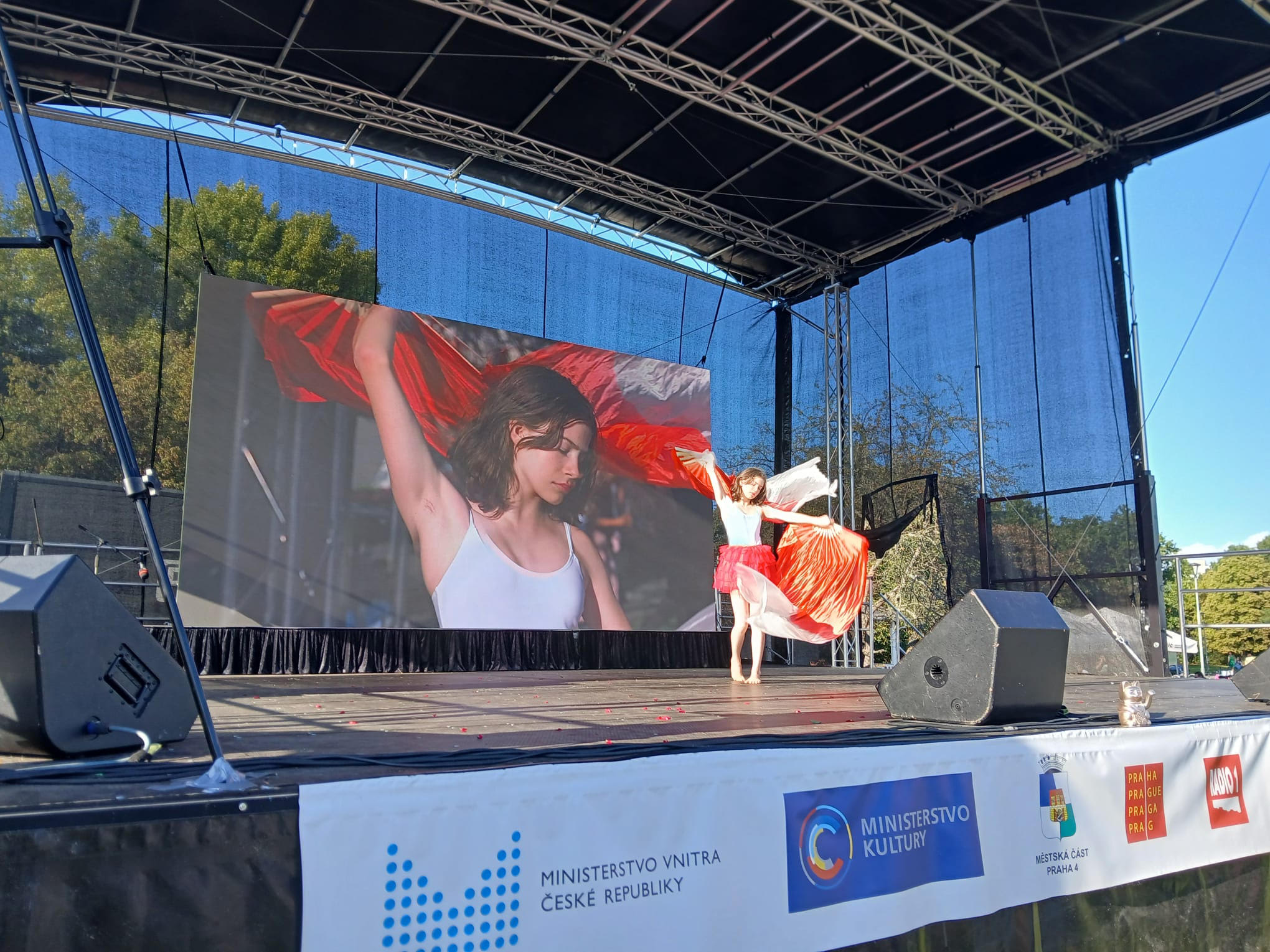 Amlie Piguet-Hladk tan tanec Tajemn veje. 10. ronk festivalu Asie vzdlen a blzk - 6.9.2025 (tanen skupina T.J. Sokol Libu)..jpg