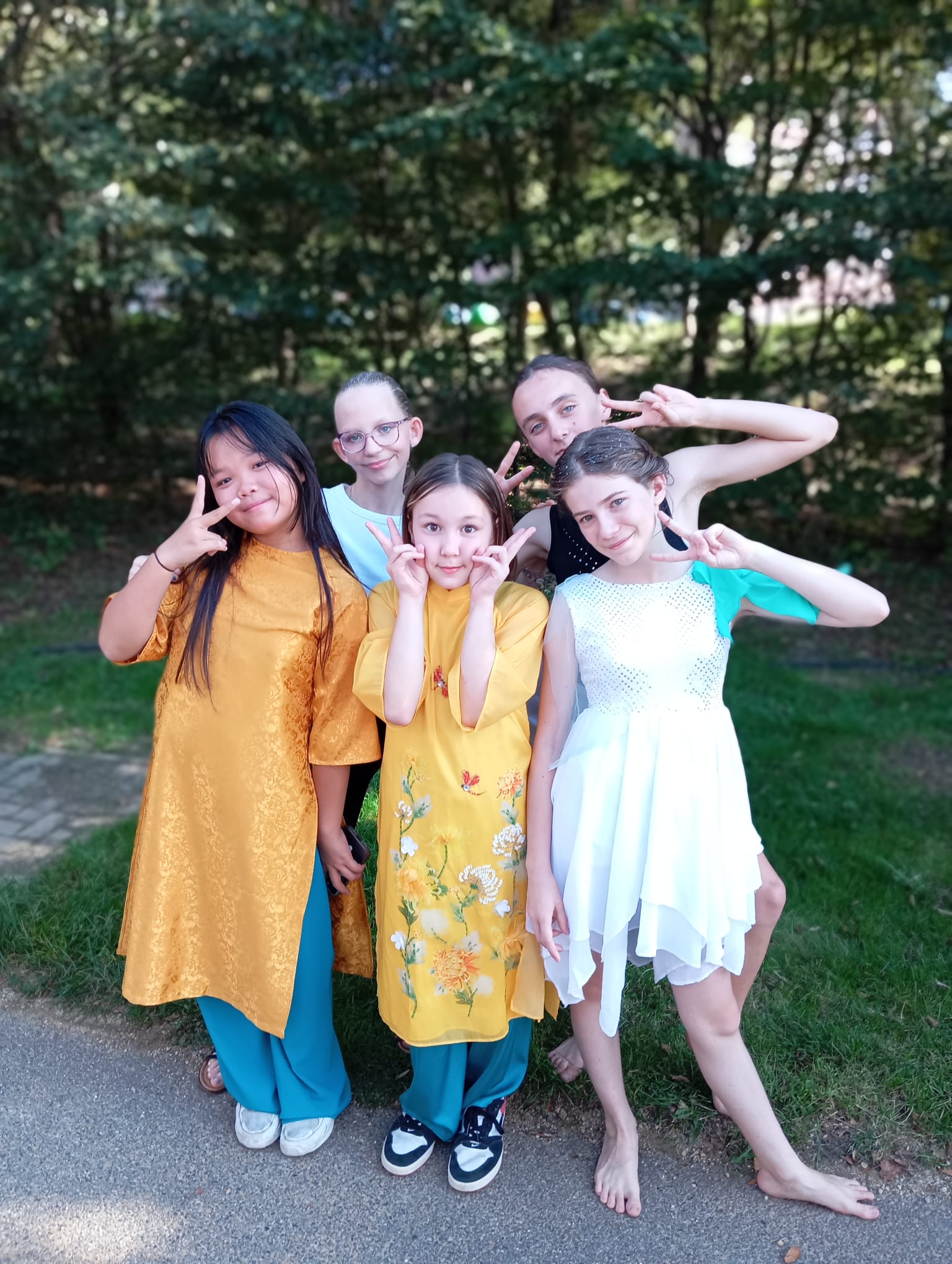 Prvn spolen foto tanen sloky T.J. Sokol Libu pod vedenm Jaroslavy Gregorov a Ady Memis z Jablkobran v Praze Libui 19.9.2025.jpg