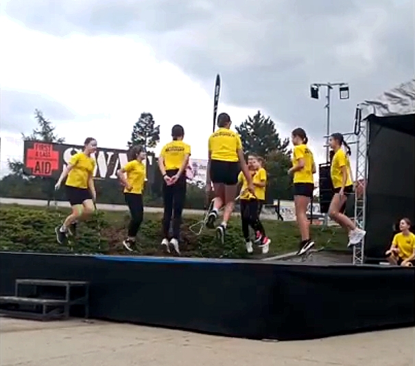 Skipping Buddies z T.J. Sokol Libe vystoupily na Street Art Festivalu v Prask Gutovce 27.9.2025.jpg