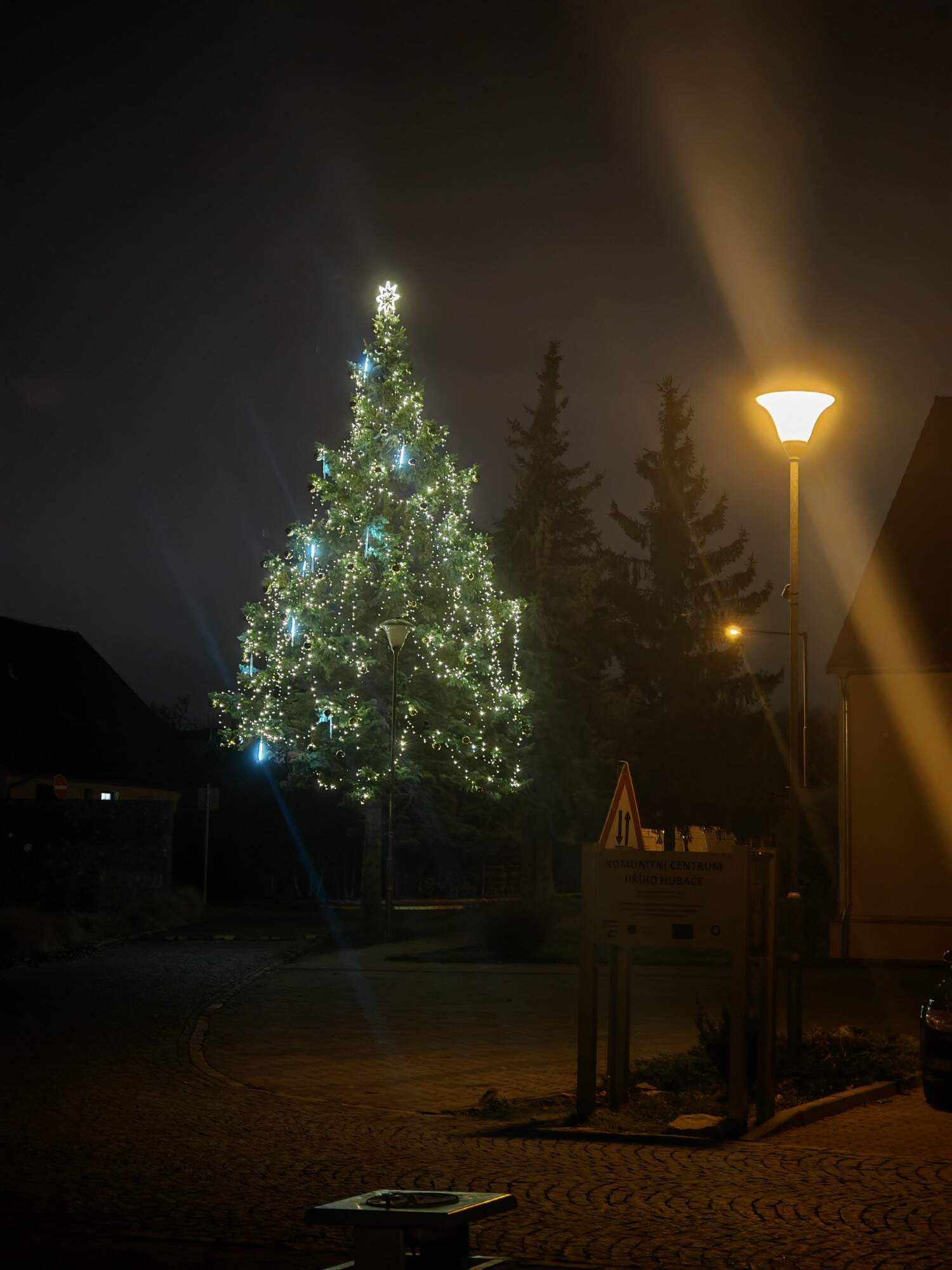 Adventn� putov�n� za Mikul�em v T.J. Sokol Satalice 4. 12. 2025 - 9.jpg